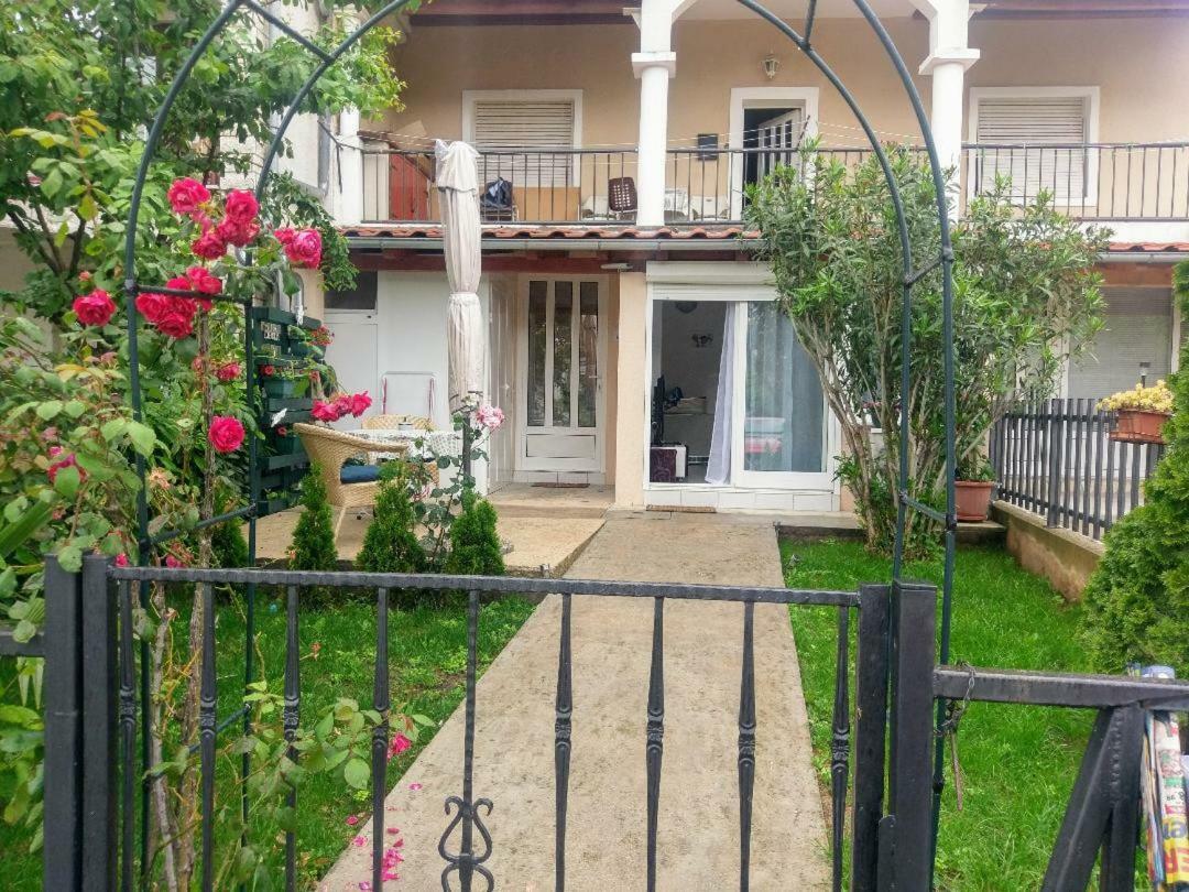 Lovely Apartment With Garden And Terrace Риека Экстерьер фото